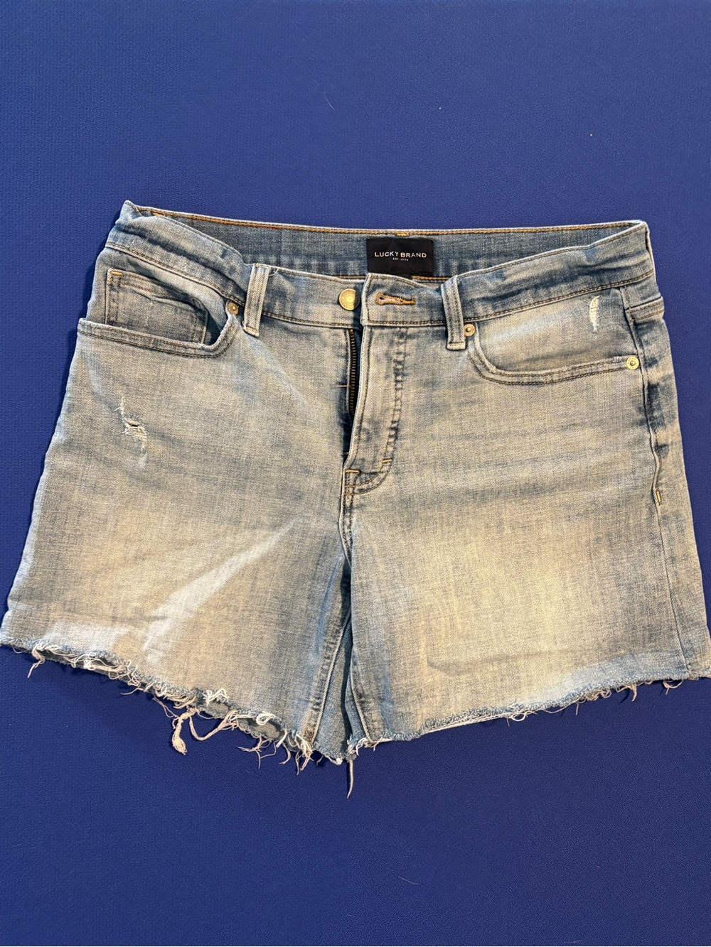 Lucky Brand Ava MidRise Short sz 8/29 3.5”-6” inseam. Like new.